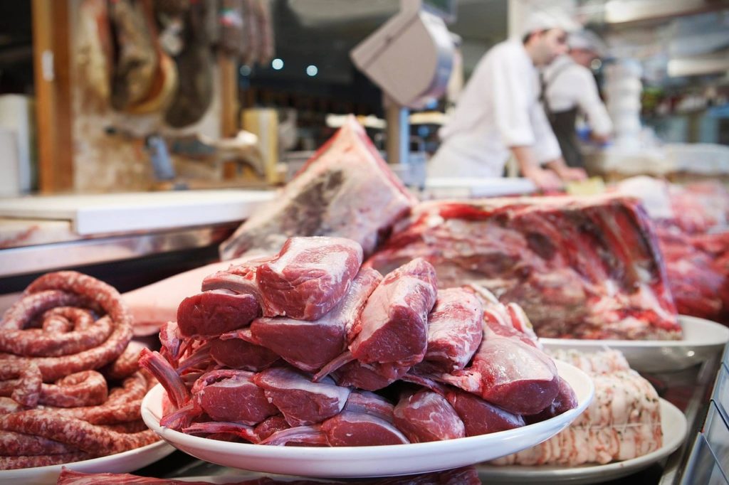 meat 2374652 1280 Чем кормить канадских сфинксов в домашних условиях: натуральный или сухой корм. Какие добавки нужны. Что нельзя. - Блог SUPERPET