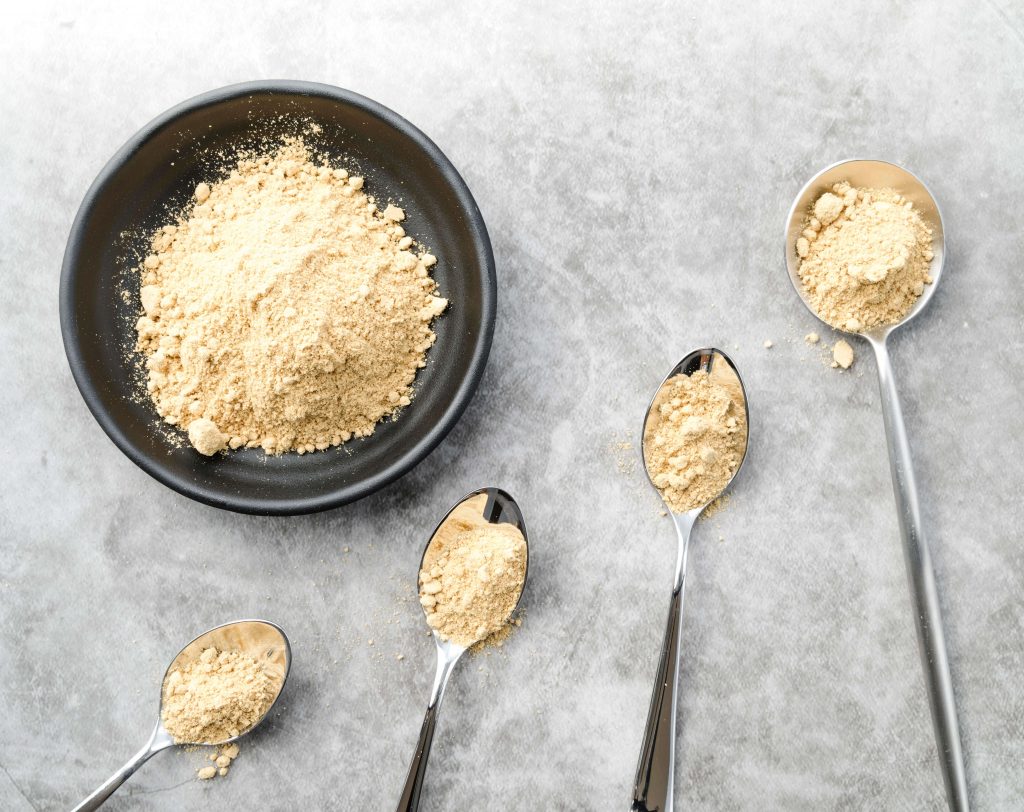 organic food powder bowl spoons 1 1024x812 Соевый гидролизат для диетических кормов